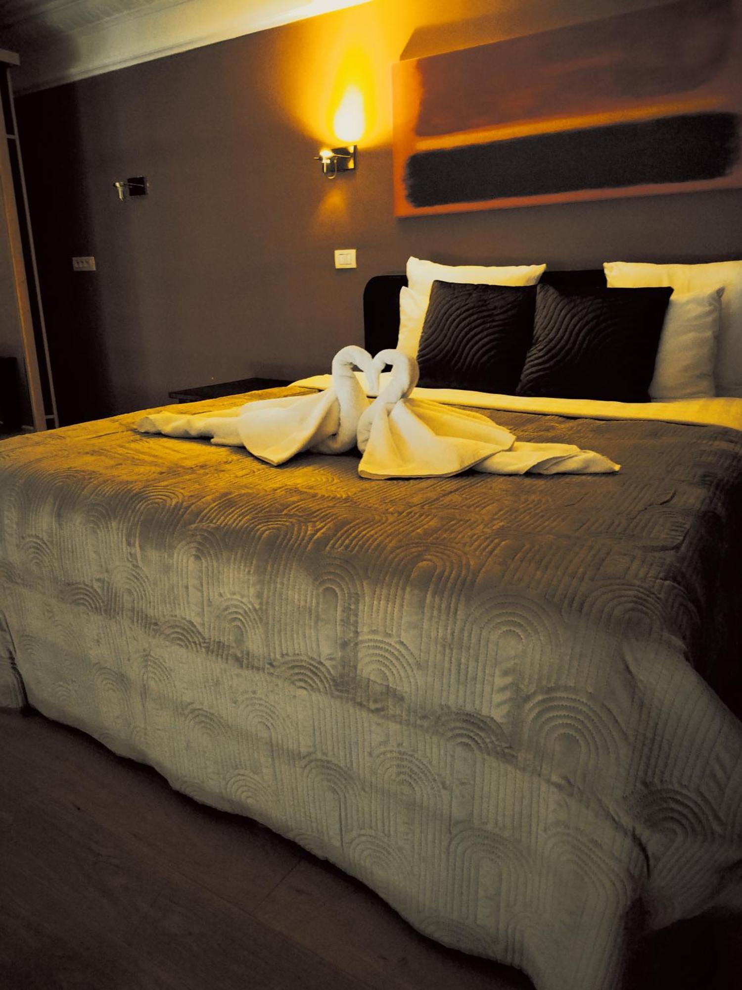 Luxury Suites Castel By Rikas Hotels Anvers Oda fotoğraf